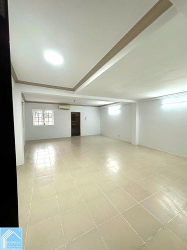 Cho thuê nhà trục chính hẻm hồ tùng mậu gần công an thành phố giá 17 triệu