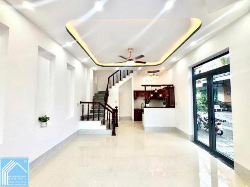 Cho Thuê Nhà1 Trệt 2 Lầu Góc 2 Mặt tiền đường Phạm Thế Hiển KDC Thới Nhự