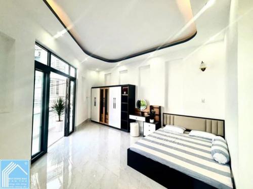 Cho Thuê Nhà1 Trệt 2 Lầu Góc 2 Mặt tiền đường Phạm Thế Hiển KDC Thới Nhự