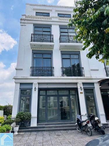 Cho thuê vincomshophouse xuân khánh cần thơ ngang 7m giá 40 triệu -