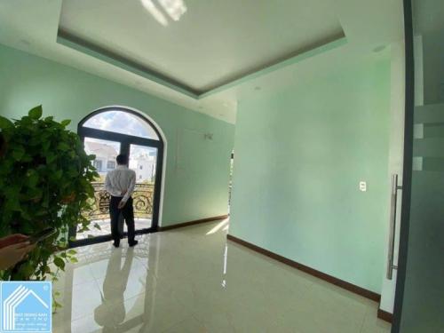 CHỦ CẦN BÁN NHÀ 1 TRỆT 2 LẦU LỘ 45M KHU NAM LONG 