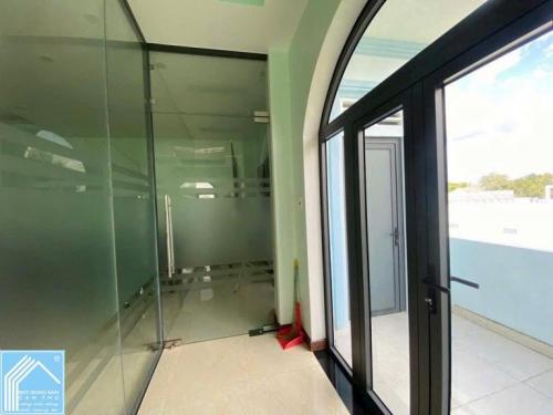 CHỦ CẦN BÁN NHÀ 1 TRỆT 2 LẦU LỘ 45M KHU NAM LONG 