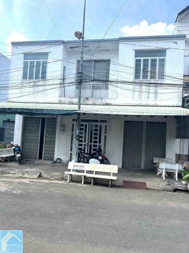 Chủ gởi: Bất động sản dòng tiền - Trên nền có 3 căn nhà đang cho thuê 15 triệu/ 1 tháng. 