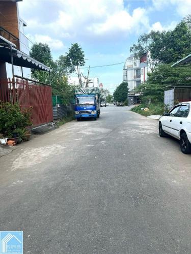Chủ gởi: Bất động sản dòng tiền - Trên nền có 3 căn nhà đang cho thuê 15 triệu/ 1 tháng. 