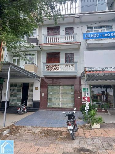   Chủ gửi     2 căn Shophouse 1 trệt 2,5 lầu mặt tiền QL1A, KDC Văn Hóa Tây Đô, Cái Răng, Cần Thơ. 
