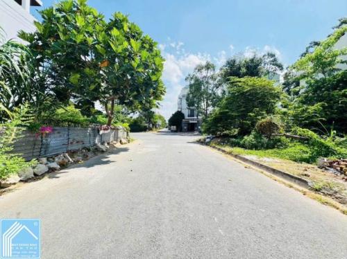 Chủ gửi Bán nền gốc 2 mặt tiền lộ 2 chiều khu Công An dt 7x18- Giá 5.7 tỷ