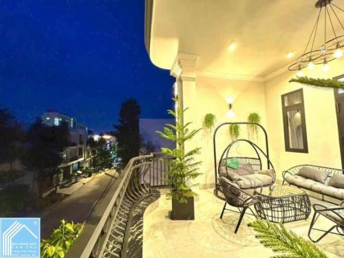 CHỦ GỬI BÁN SIÊU PHẨM NHÀ 3 LẦU SỐ 16 ĐƯỜNG D7 KDC HỒNG LOAN. 