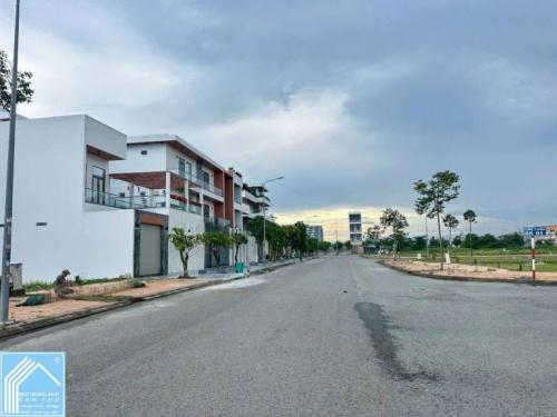 Chủ gửi  MINIHOUSE ĐƯỜNG 5A KHU HỒNG PHÁT AN BÌNH ĐỐI DIỆN ĐẠI HỌC FPT - CỤM BỆNH VIỆN NHI ĐỒNG