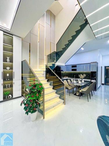 Siêu phẩm 2lầu, Mặt Tiền KDC Hồng Loan, gần sát Trần Hoàng Na mới, Full nội thất đẹp