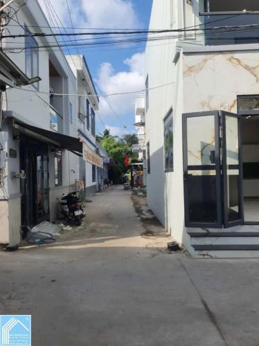 [GẤP]BÁN Nhà CHÍNH CHỦ 1trệt 1lầu GÓC 2 MẶT TIỀN GẦN CHỢ NGUYỄN VĂN TRƯỜNG, Sau lưng đại học FPT
