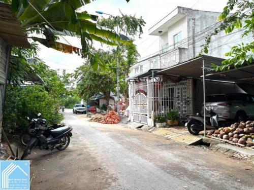 GIẢM GIÁ BÁN NHANH CÒN 1.95 tỷ NỀN 72m2 ĐẸP KO VƯỚNG SỔ HỒNG ĐƯỜNG C1 KDC PHÚ AN
