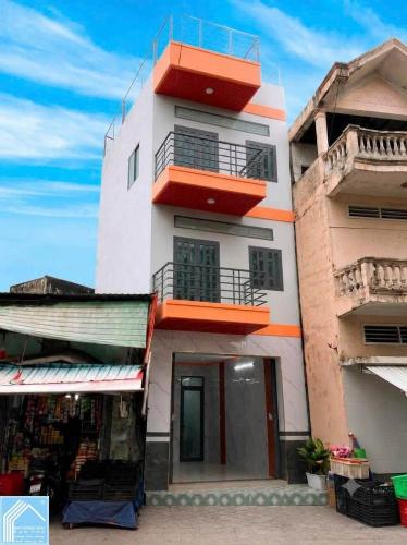 Hàng Hiếm !!! Nhà 2 lầu mặt tiền Đề Thám ( Ngay Chợ Đề Thám ) . Giá chỉ 5,68 tỷ . LH 0942495498. 