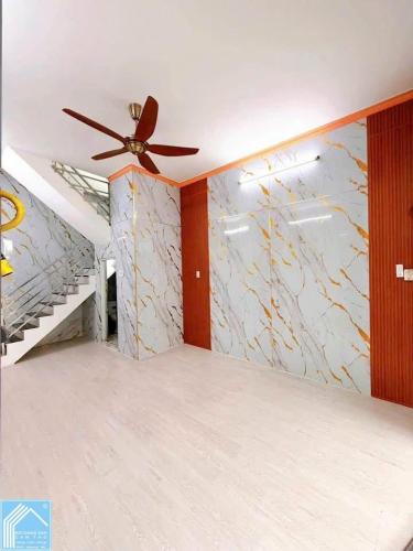 Hàng Hiếm !!! Nhà 2 lầu mặt tiền Đề Thám ( Ngay Chợ Đề Thám ) . Giá chỉ 5,68 tỷ . LH 0942495498. 