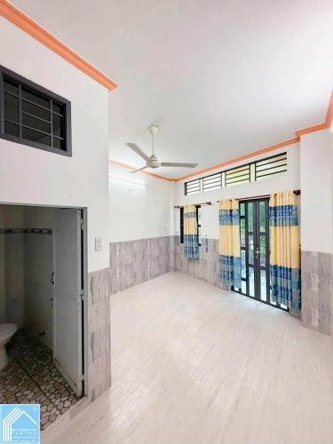 Hàng Hiếm !!! Nhà 2 lầu mặt tiền Đề Thám ( Ngay Chợ Đề Thám ) . Giá chỉ 5,68 tỷ . LH 0942495498. 