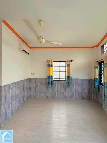 Hàng Hiếm !!! Nhà 2 lầu mặt tiền Đề Thám ( Ngay Chợ Đề Thám ) . Giá chỉ 5,68 tỷ . LH 0942495498. 