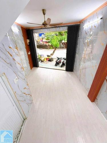 Hàng Hiếm !!! Nhà 2 lầu mặt tiền Đề Thám ( Ngay Chợ Đề Thám ) . Giá chỉ 5,68 tỷ . LH 0942495498. 