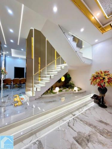 Mới Lên Sóng Căn Nhà Khu Dân Cư Hồng Loan Hướng Đông Nam Trang Bị Nội Thất Cao Cấp Như Hình    