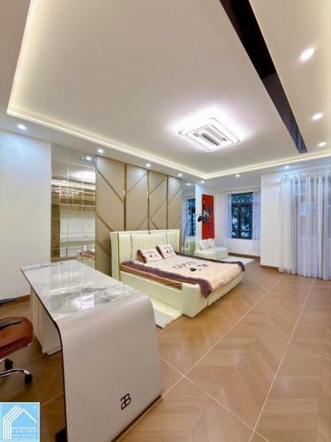 Mới Lên Sóng Căn Nhà Khu Dân Cư Hồng Loan Hướng Đông Nam Trang Bị Nội Thất Cao Cấp Như Hình    