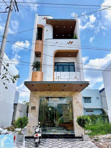 Nắm chủ BÁN NHÀ 1 TRỆT 2 LẦU ĐƯỜNG D1 KHU HỒNG LOAN 6A.  LH 0942495498 PHƯƠNG