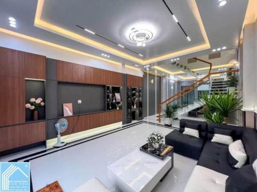 Nhà 3 tầng (5.9 tỷ giảm còn 5,6 tỷ), số 171 đường D14 KDC Hồng Loan