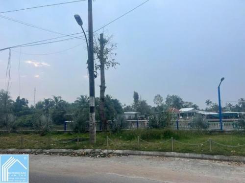 NC: Bán nền diện tích rộng đường Lâm Văn Phận Khu 586. Vị trí gần chợ, đối diện có bờ sông thoáng 