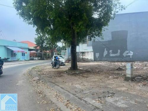 NC: Bán nền diện tích rộng đường Lâm Văn Phận Khu 586. Vị trí gần chợ, đối diện có bờ sông thoáng 