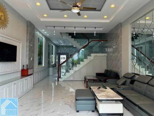 Nc: Bán nhà 1 trệt 2 lầu đường D13, KDC Hồng Loan, P. Cái Răng, TP. Cần Thơ