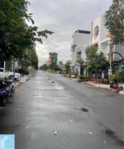 NỀN D13 KDC HỒNG LOAN 6A - 90M2 - GIÁ 2,9 TỶ. Liên hệ 0949946604 Quý. (NC)