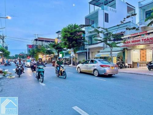 NỀN DT LỚN: XÂY BIỆT THỰ, NHÀ TRỌ, KHÁCH SẠN,… GIÁ RẺ MẶT TIỀN TRẦN QUANG DIỆU, P.BÌNH THUỶ