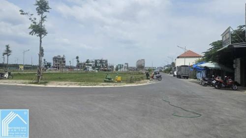 Nền góc 151m2 thuộc Nam Long 2, Cái Răng, Cần Thơ. - Diện tích: 10m x 15m = 151m2 ODT 