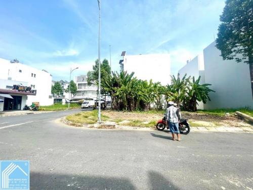 Nền Góc 2 Mặt tiền đường số 4&2 KDC Nam Long - Đối diện chung Cư