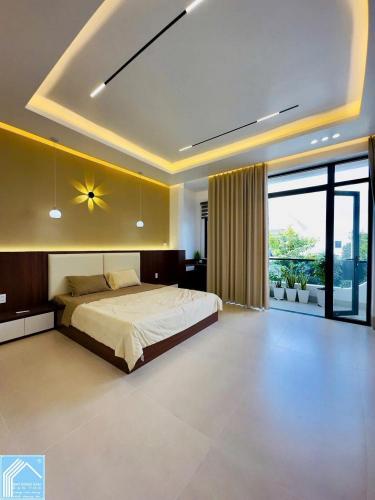 Nhà 03 tầng mới 100% full nội thất kdc hồng loan