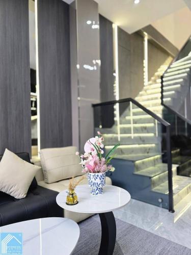 NHÀ 1 LẦU MỚI HOÀN THIỆN - THIẾT KẾ HIỆN ĐẠI - GẦN CHỢ BÀ BỘ - OTO 4C TỚI NHÀ