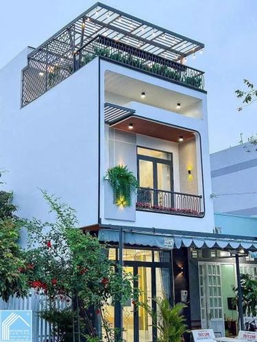 NHÀ 1 TRỆT 1 LẦU - SÂN THƯỢNG FULL NỘI THẤT CAO CẤP TẠI ĐƯỜNG D6 - KDC HỒNG LOAN. NHÀ 1 TRỆT 1 LẦU - SÂN THƯỢNG FULL NỘI THẤT CAO CẤP TẠI ĐƯỜNG D6 - KDC HỒNG LOAN.