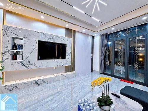 NHÀ 1 TRỆT 1 LẦU - SÂN THƯỢNG FULL NỘI THẤT CAO CẤP TẠI ĐƯỜNG D6 - KDC HỒNG LOAN.