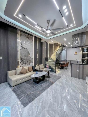 nhà 1 trệt 1 lầu gần đại học y, diện tích 4,1 x 16,15 = 67㎡. 3 phòng ngủ full nội thất