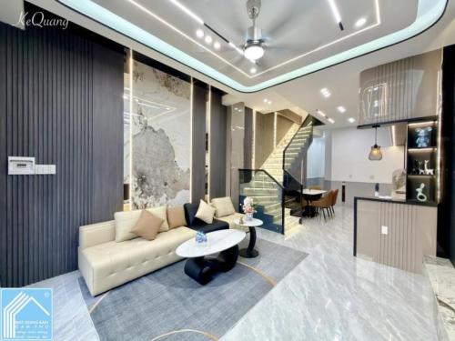 nhà 1 trệt 1 lầu gần đại học y, diện tích 4,1 x 16,15 = 67㎡. 3 phòng ngủ full nội thất