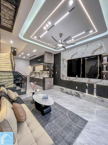 nhà 1 trệt 1 lầu gần đại học y, diện tích 4,1 x 16,15 = 67㎡. 3 phòng ngủ full nội thất