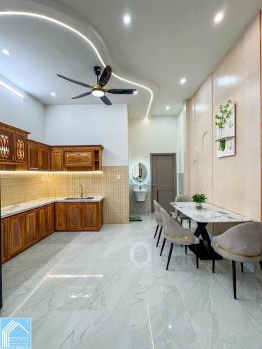 NHÀ 1 TRỆT 1 LẦU XÂY MỚI FULL NỘI THẤT - TRỤC CHÍNH HẺM 147 (LIÊN TỔ 12-20) ĐƯỜNG NGUYỄN VĂN CỪ