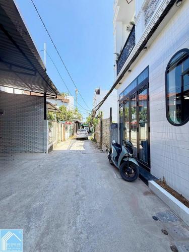    NHÀ 1 TRỆT 1 LẦU XÂY MỚI FULL NỘI THẤT - TRỤC CHÍNH HẺM 147 (LIÊN TỔ 12-20) ĐƯỜNG NGUYỄN VĂN CỪ 