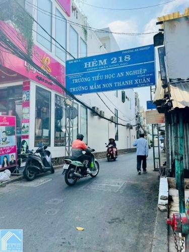 Nhà 1 Trệt 2 Lầu 2 Mặt tiền Trục chính hẻm 218 đường Trần Hưng Đạo - Cách Mặt tiền 50m