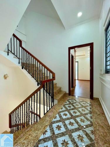  Nhà 1 Trệt 2 Lầu + 2 Sân Thượng . Phong Cách Châu Âu . Đường Số 8 Khu VHTĐ.