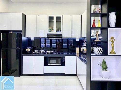 NHÀ 1 TRỆT 2 LẦU CÓ SÂN - Số 99 D13 KDC HỒNG LOAN, CÁI RĂNG, TPCT (Vị trí sáng, đẹp)
