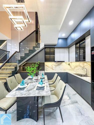 Nhà 1 trệt 2 lầu đường D6 khu dân cư Hồng Loan 