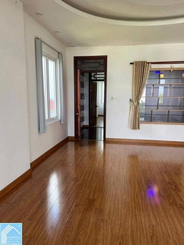 NHÀ 1 TRỆT 2 LẦU HOÀN CÔNG - 2 HẺM KĨ THUẬT- ĐẦU ĐƯỜNG D4 KDC HỒNG LOAN VỊ TRÍ ĐẸP