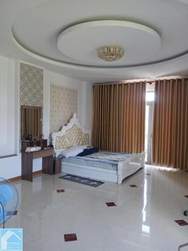 NHÀ 1 TRỆT 2 LẦU HOÀN CÔNG - 2 HẺM KĨ THUẬT- ĐẦU ĐƯỜNG D4 KDC HỒNG LOAN VỊ TRÍ ĐẸP GIÁ 4 TỶ XXX 