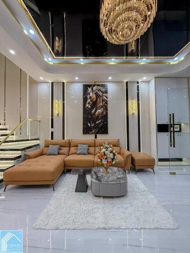 Nhà 1 trệt 2 lầu mới đẹp tại trục chính D1 lộ 30m KDC Hồng Loan - DT5x16m 3 tầng Full Nt