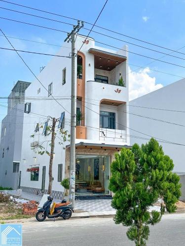 Nhà 1 trệt 2 lầu mới đẹp tại trục chính D1 lộ 30m KDC Hồng Loan - DT5x16m 3 tầng Full Nt