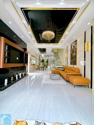 Nhà 1 trệt 2 lầu mới đẹp tại trục chính lộ số 65 D1  KDC Hồng Loan 