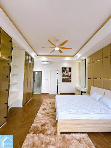 Nhà 1 trệt 2 lầu mới đẹp tại trục chính lộ số 65 D1  KDC Hồng Loan 